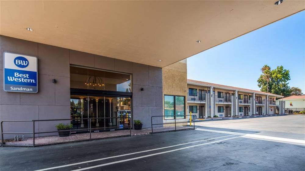 Best Western Sandman Hotel 4