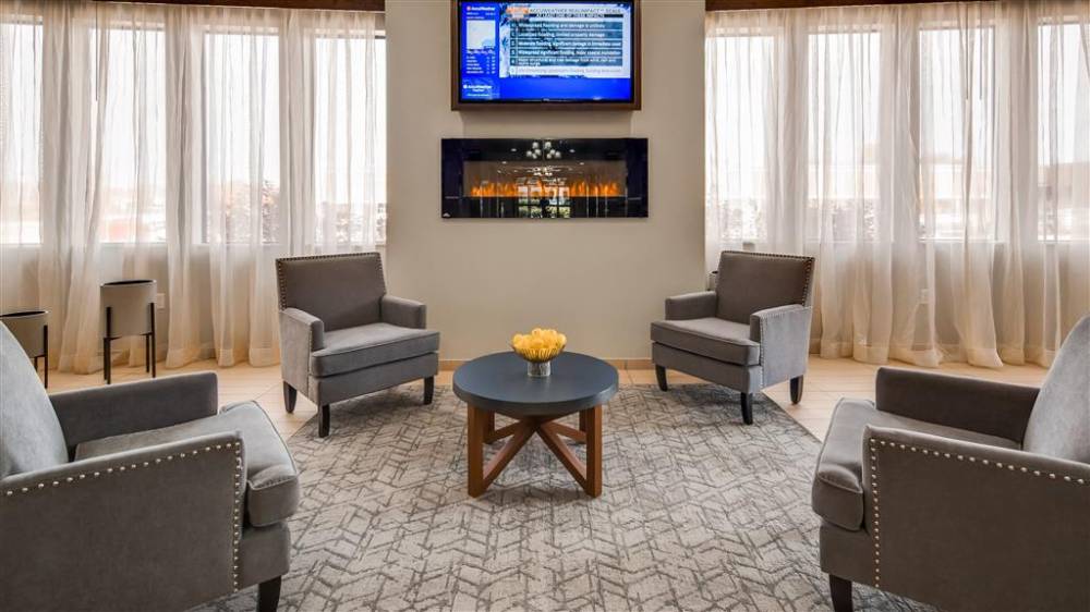 Best Western St. Louis Airport North Hotel & Suites 2