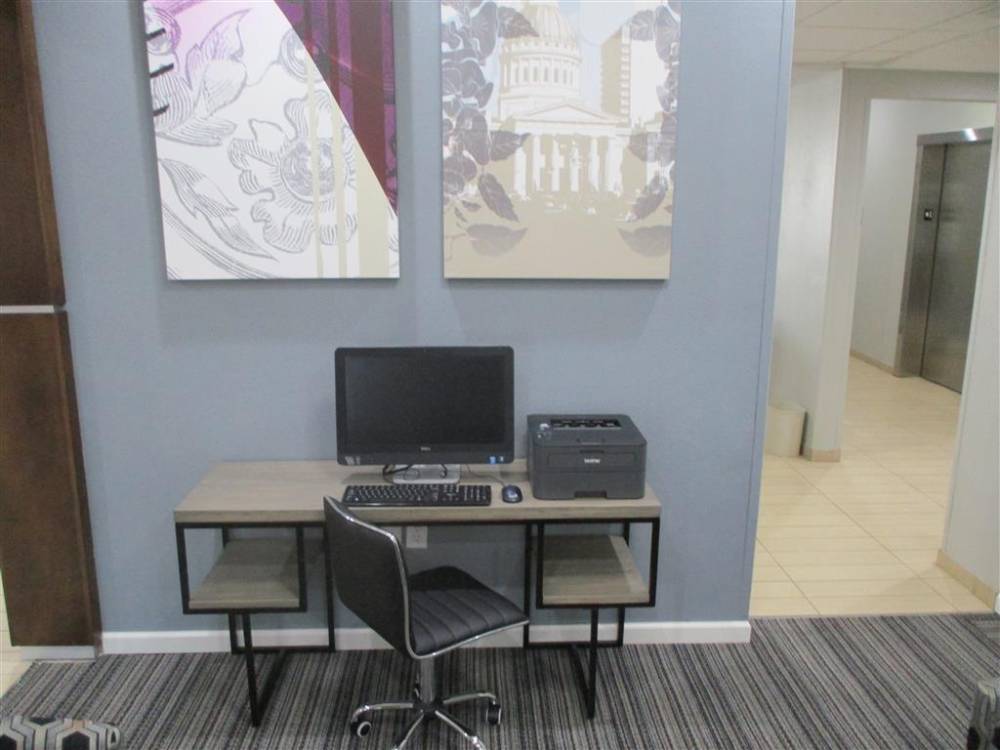 Best Western St. Louis Airport North Hotel & Suites 3