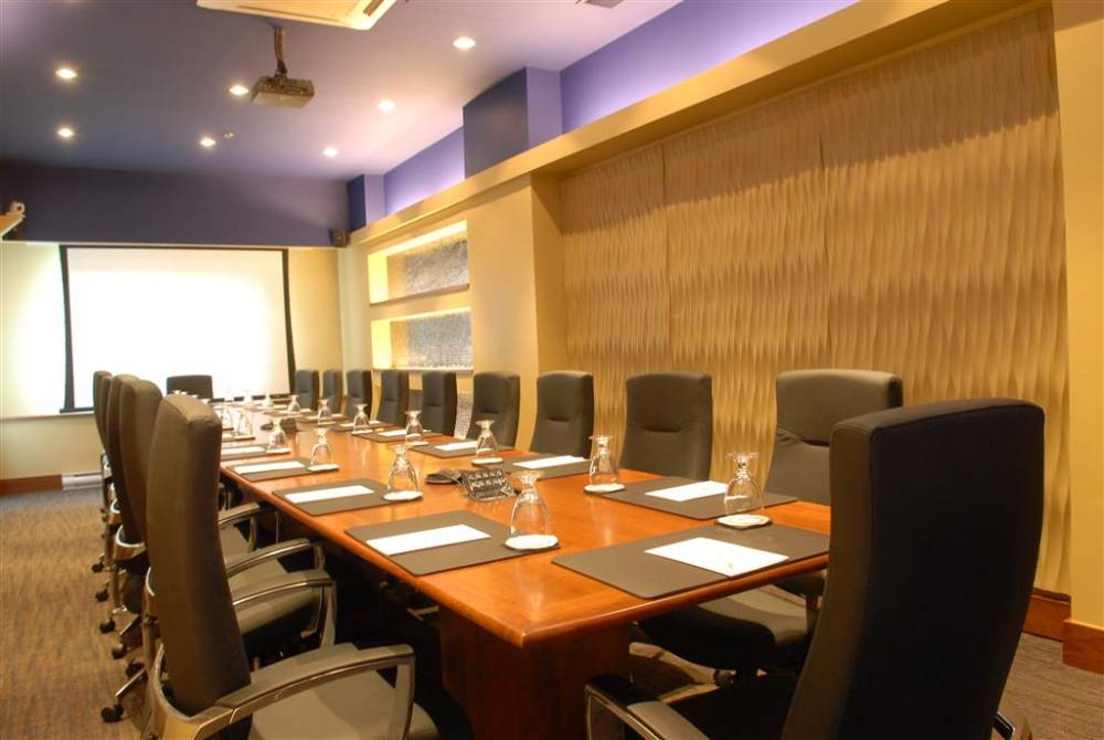 Best Western Ville-marie Montreal Hotel & Suites 2