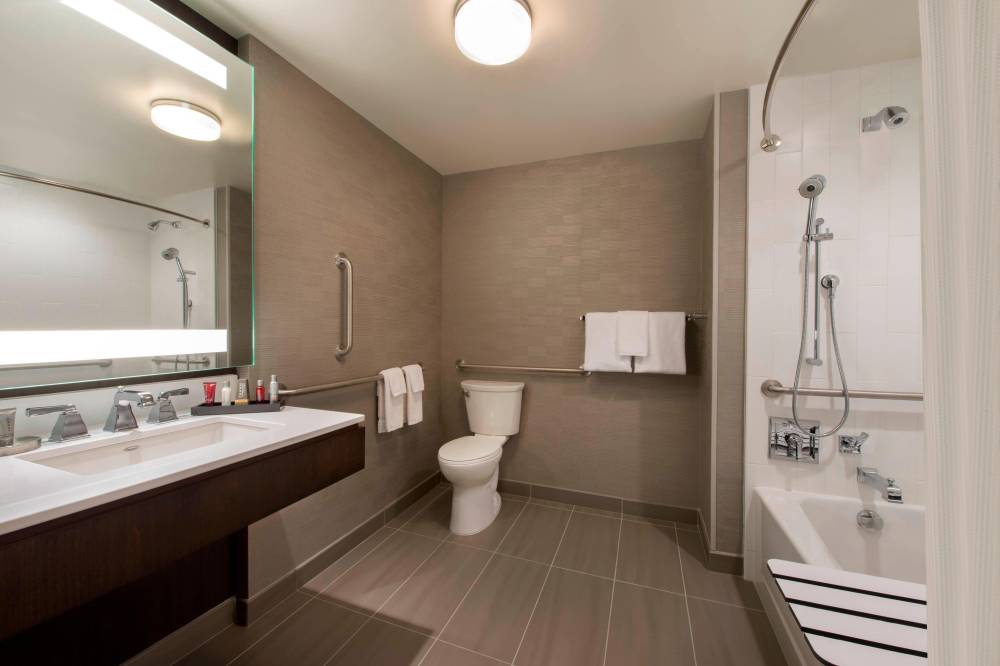Buffalo Marriott At Lecom Harborcenter 3