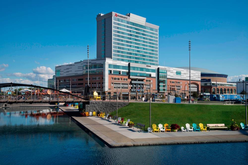 Buffalo Marriott At Lecom Harborcenter 8