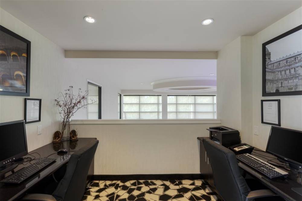 C Hotel By Carmen\'s, Bw Premier Collection 7