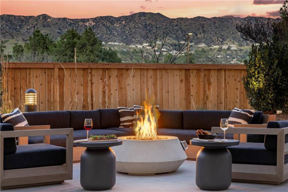 Cambria Hotel Burbank Airport 2