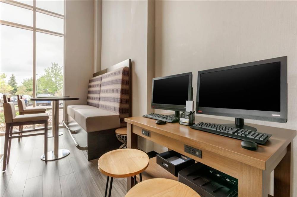 Cambria Hotel Denver Airport 7