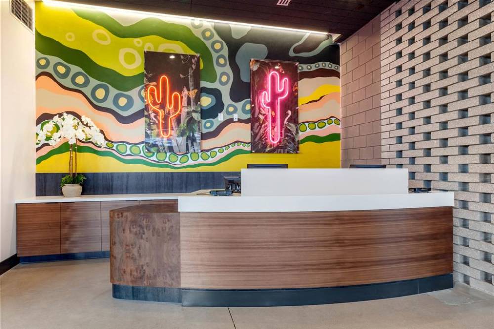 Cambria Hotel Downtown Phoenix Conventio 7