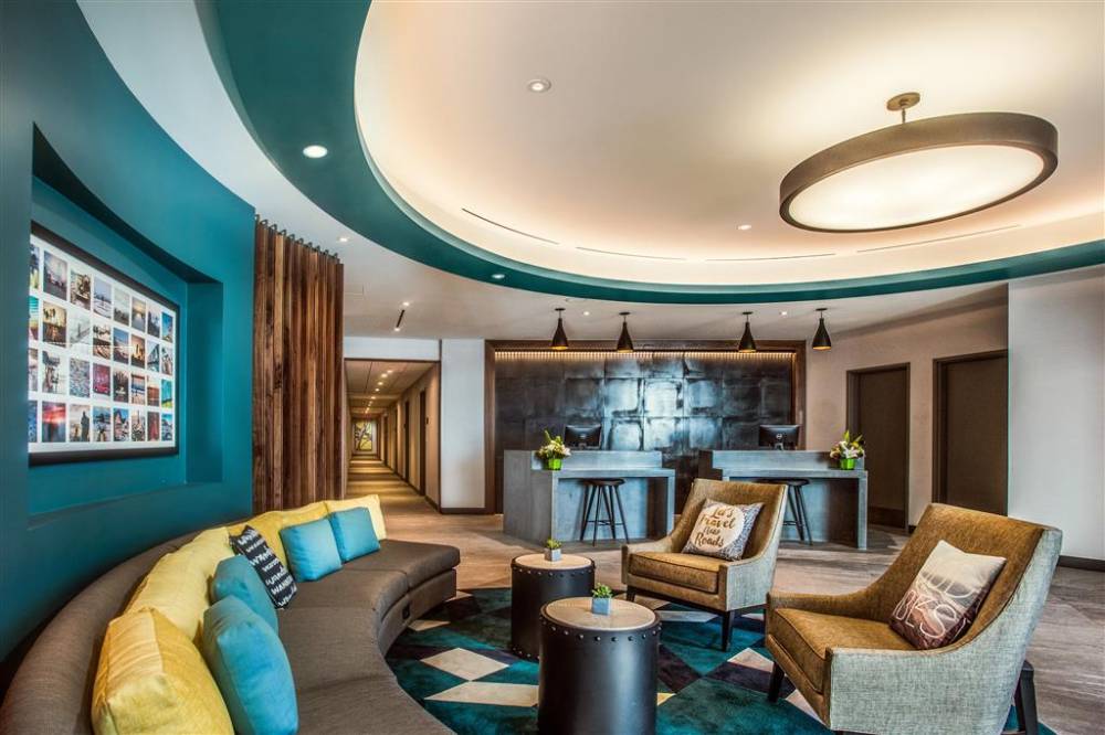 Cambria Hotel Lax 8