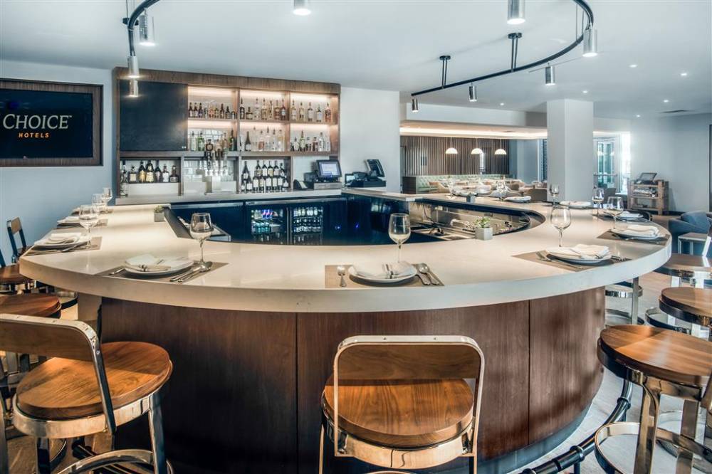 Cambria Hotel Lax 9