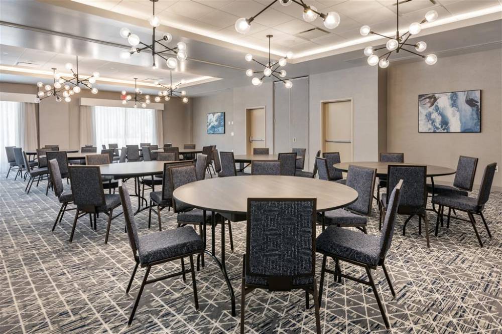 Cambria Hotel Orlando Airport 4