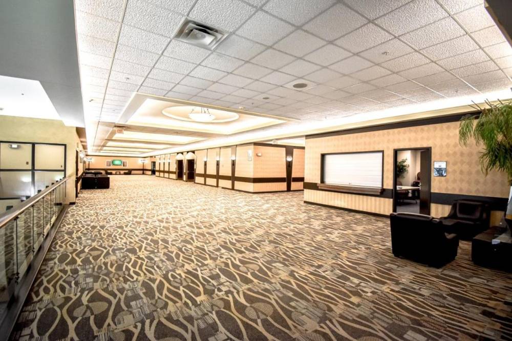 Canad Inns Club Regent Casino Hotel 2