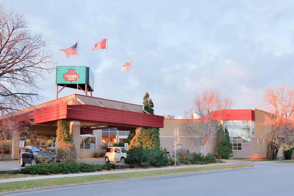 Canad Inns Windsor Park 2