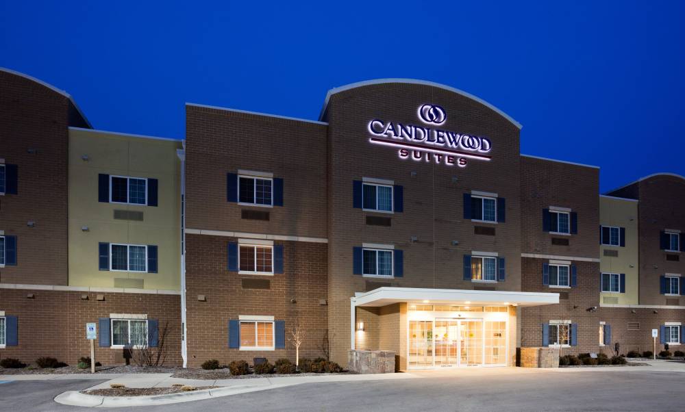 Candlewood Suites Airport 5