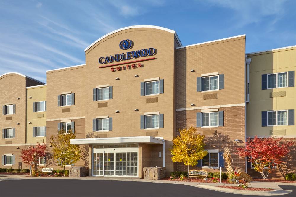 Candlewood Suites Airport 8