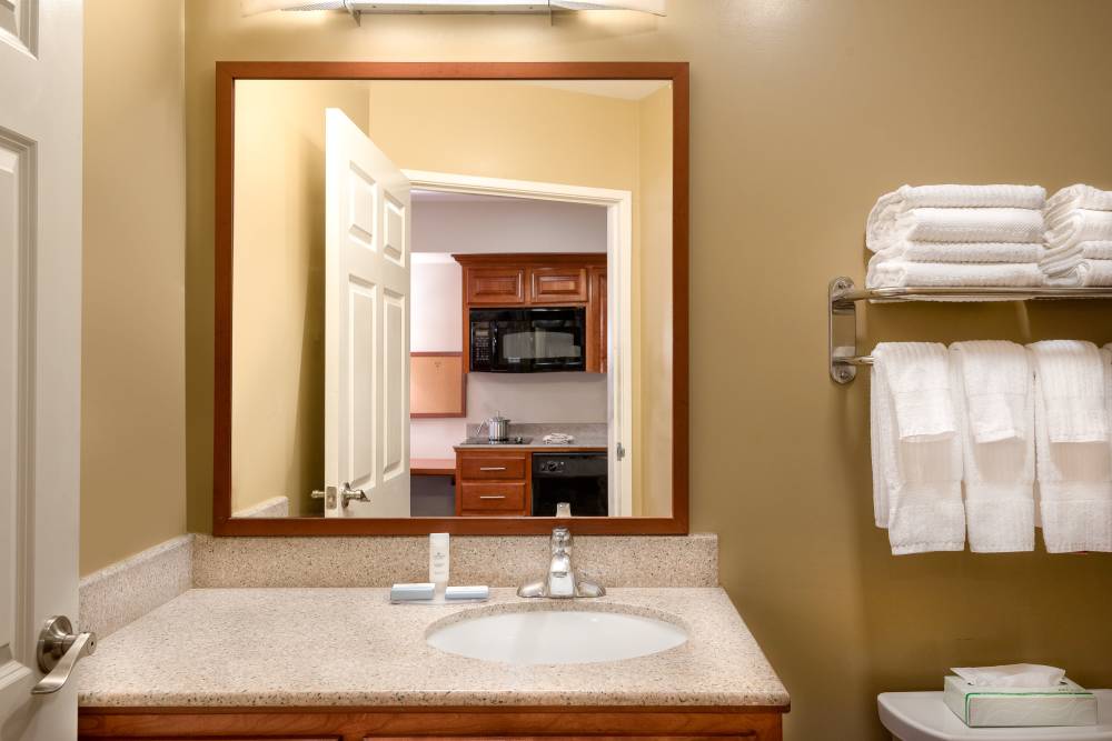 Candlewood Suites Lax Hawthorn 3