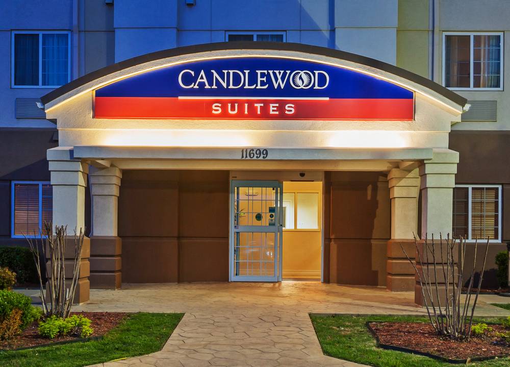 Candlewood Suites Owasso 4