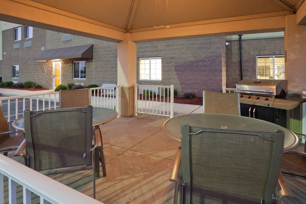 Candlewood Suites 2
