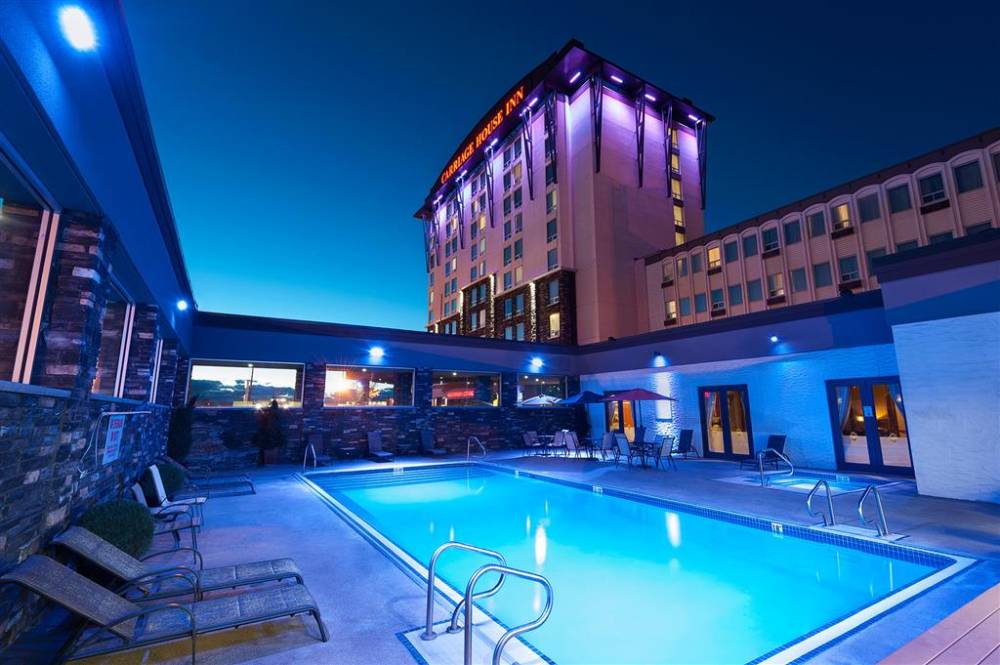 Carriage House Hotel 6