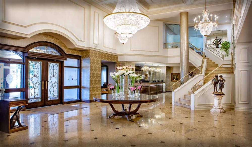 Chateau Vaudreuil Hotel And Suites 10