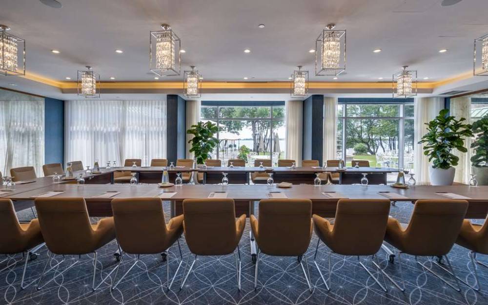 Chateau Vaudreuil Hotel And Suites 8