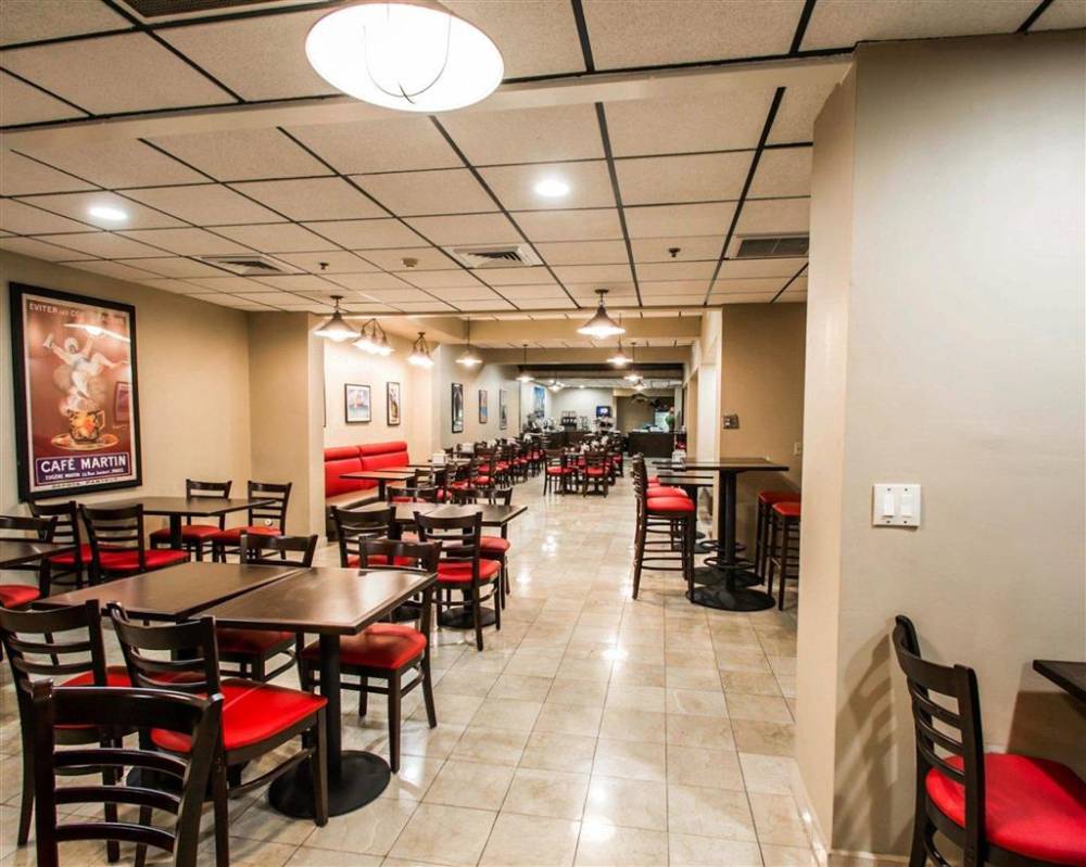Clarion Inn And Suites Miami Internation 6