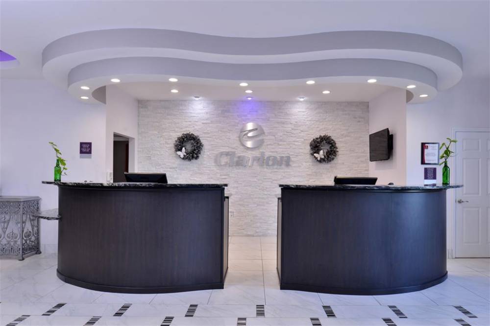 Clarion Inn And Suites Orlando 4