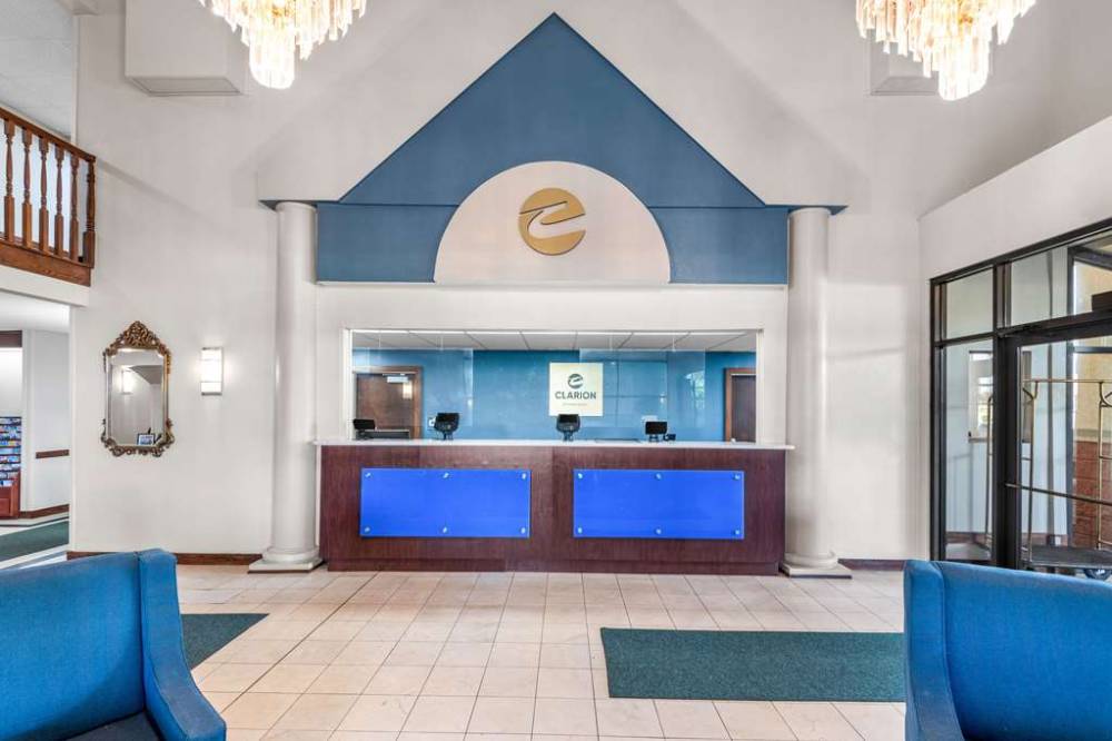 Clarion Inn & Suites Northwest 5