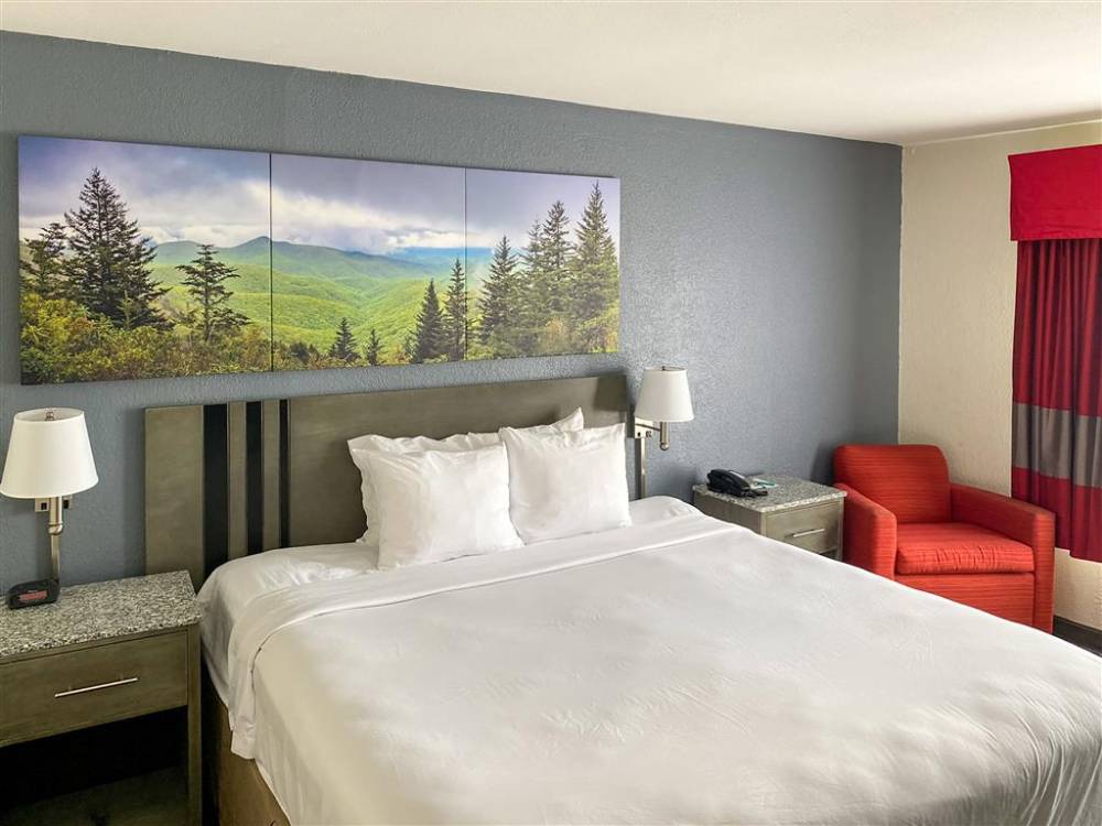 Clarion Pointe - Greensboro Coliseum Area 2