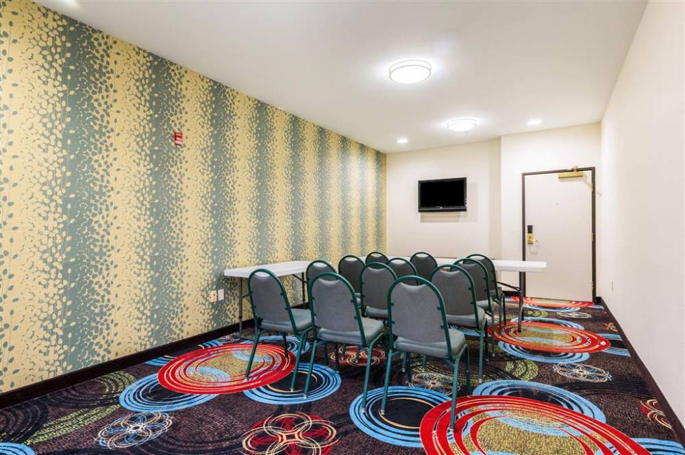 Clarion Pointe Madison-huntsville 4