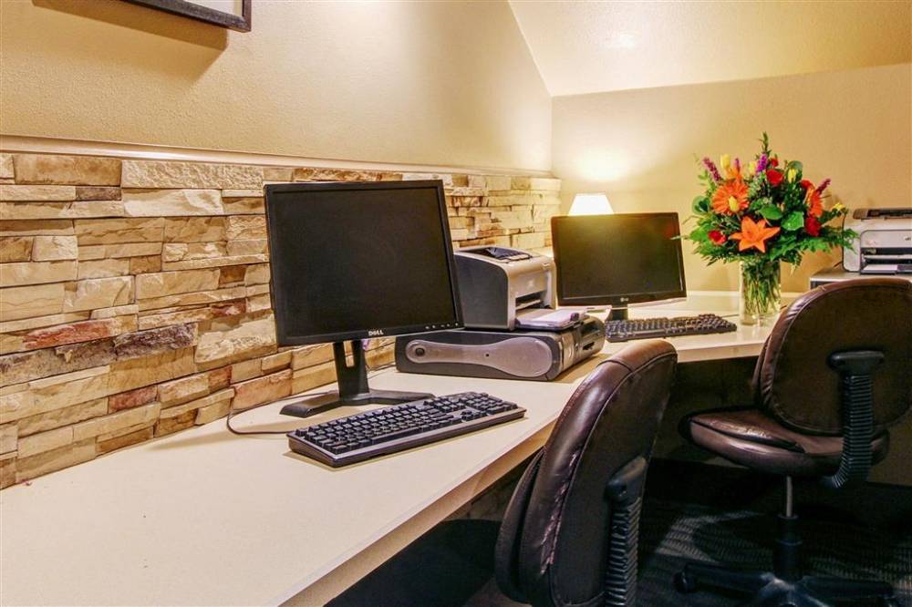 Clarion Suites Downtown 6