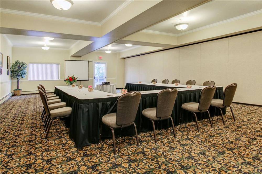 Clarion Suites Downtown 4