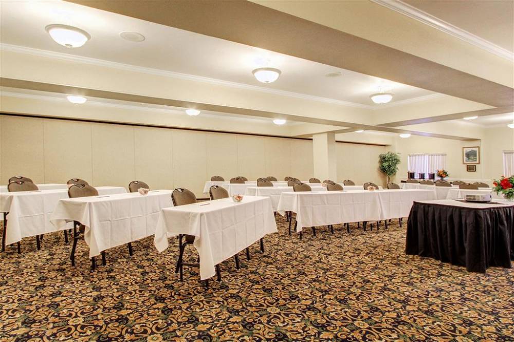 Clarion Suites Downtown 3