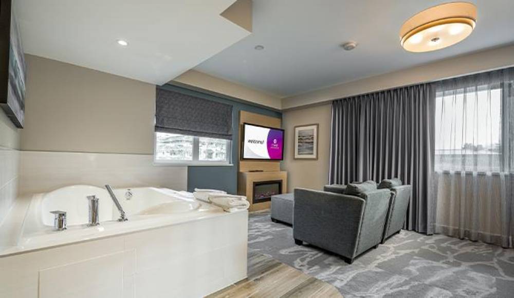 Coast Tsawwassen Inn 5