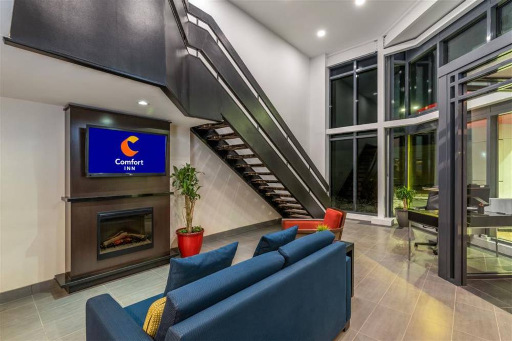 Comfort Inn Airport 6
