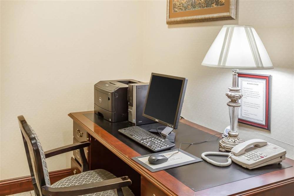 Comfort Inn And Suites Airport Conventio 7