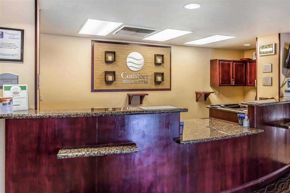 Comfort Inn And Suites Airport Conventio 4