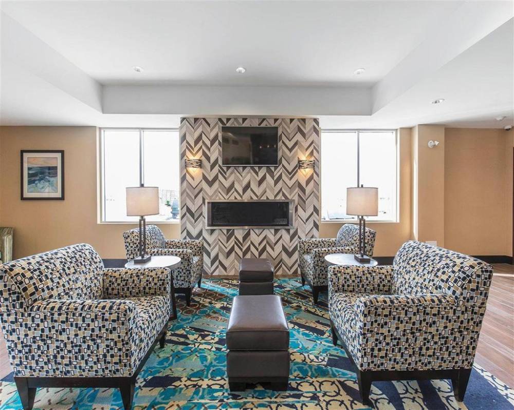 Comfort Inn And Suites Airport North 7
