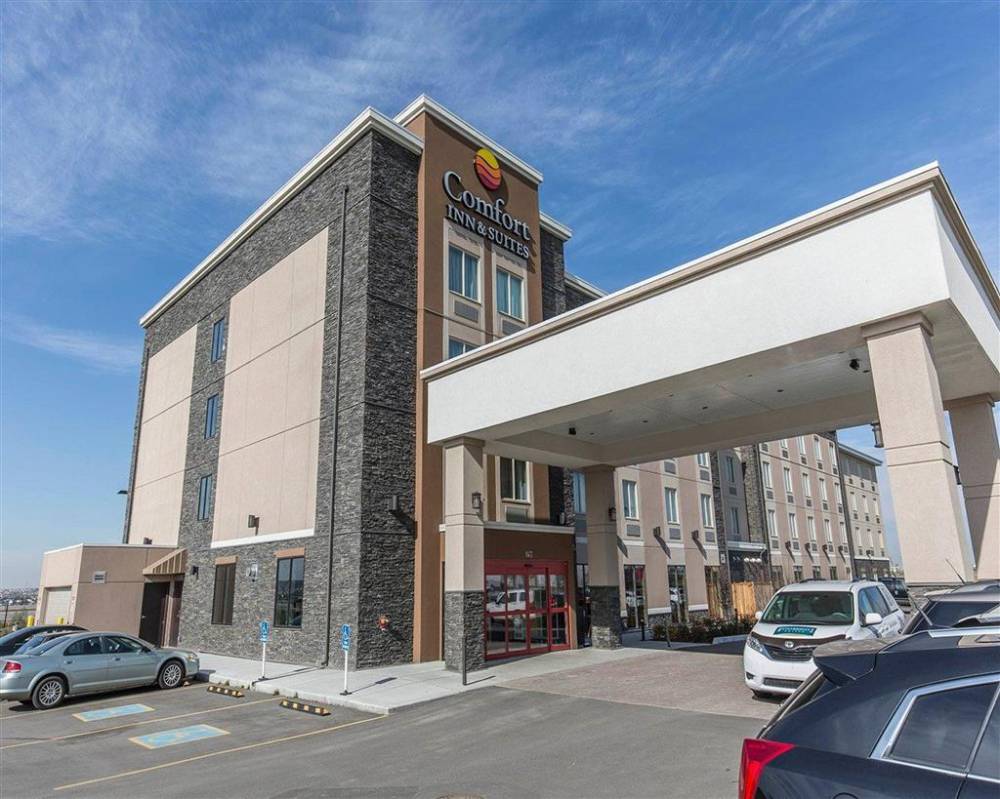 Comfort Inn And Suites Airport North 2