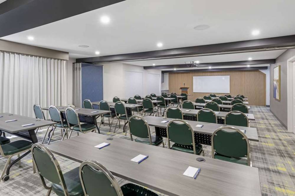 Comfort Inn And Suites Irvine Spectrum 5