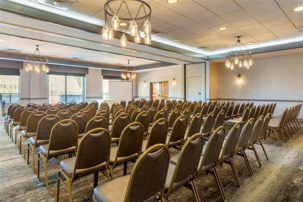 Comfort Inn And Suites Logan Internation 4