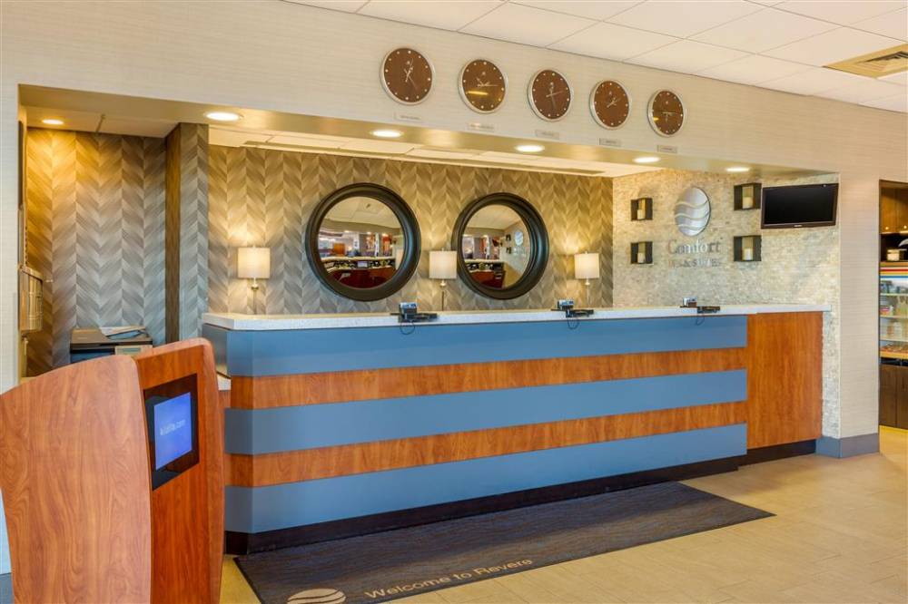 Comfort Inn And Suites Logan Internation 6