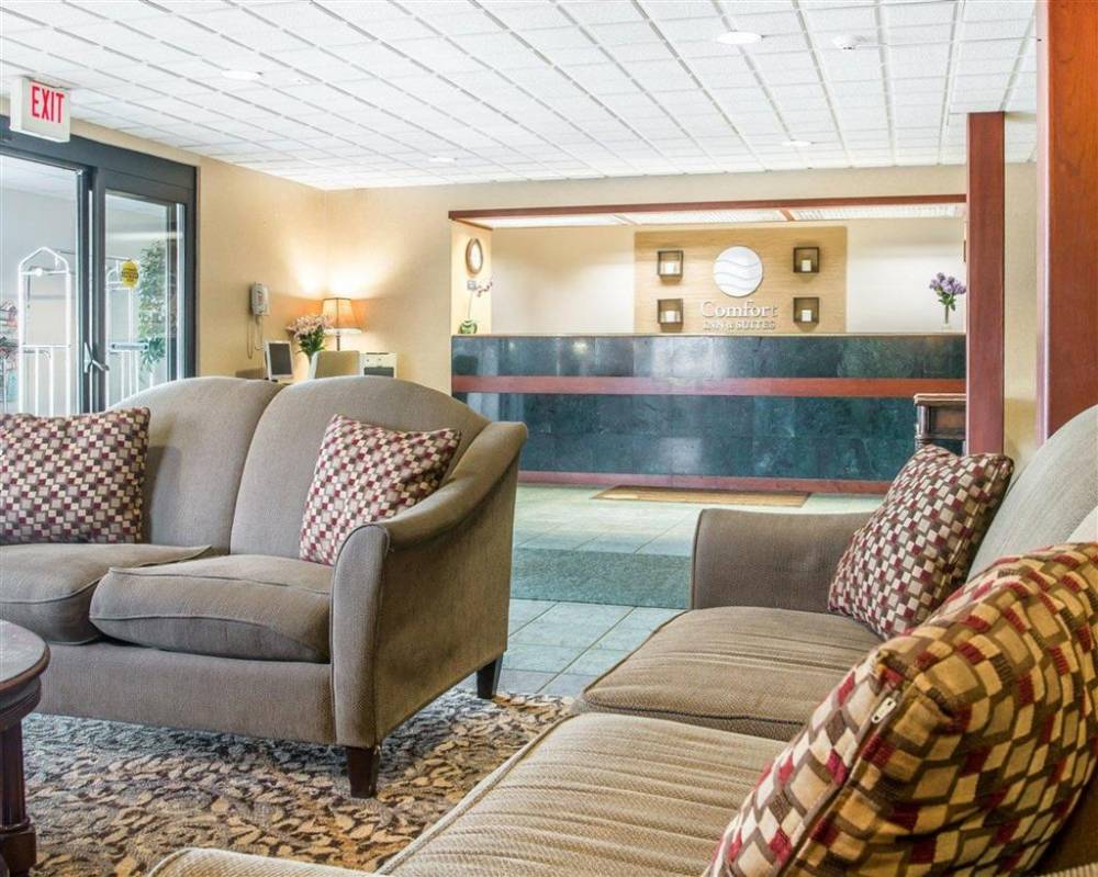 Comfort Inn And Suites Maumee - Toledo ( 7