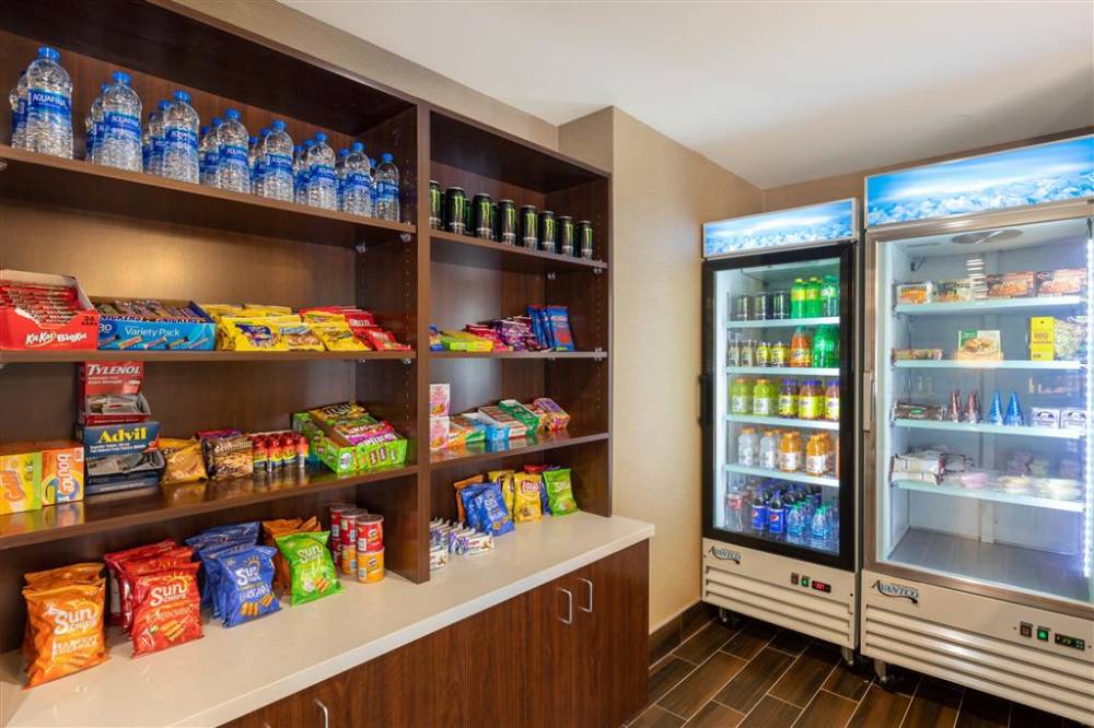 Comfort Inn And Suites Near Ontario Airp 4