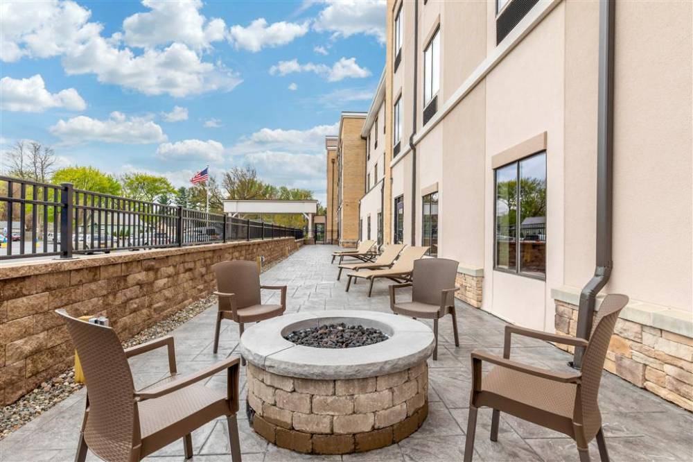 Comfort Inn And Suites Schenectady - Sco 2