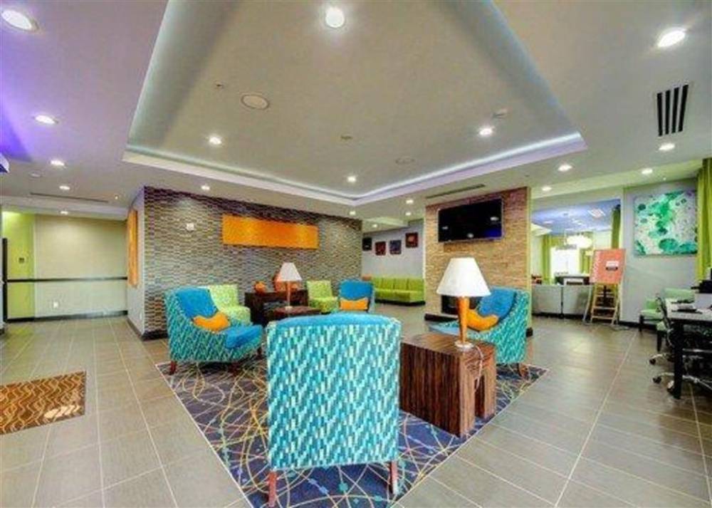 Comfort Inn And Suites Tulsa 6
