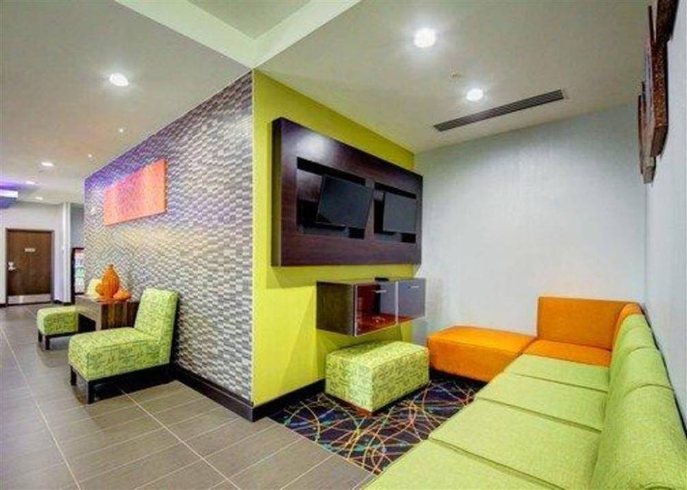 Comfort Inn And Suites Tulsa 2
