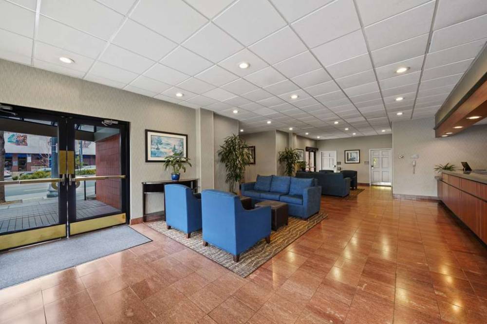 Comfort Inn By The Bay 5