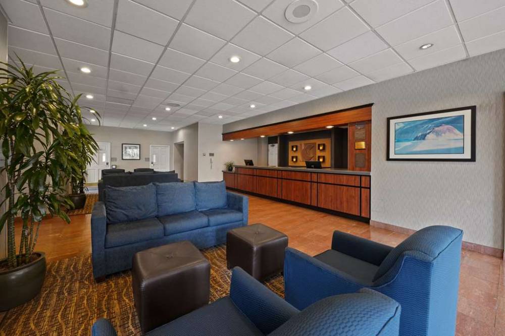 Comfort Inn By The Bay 6