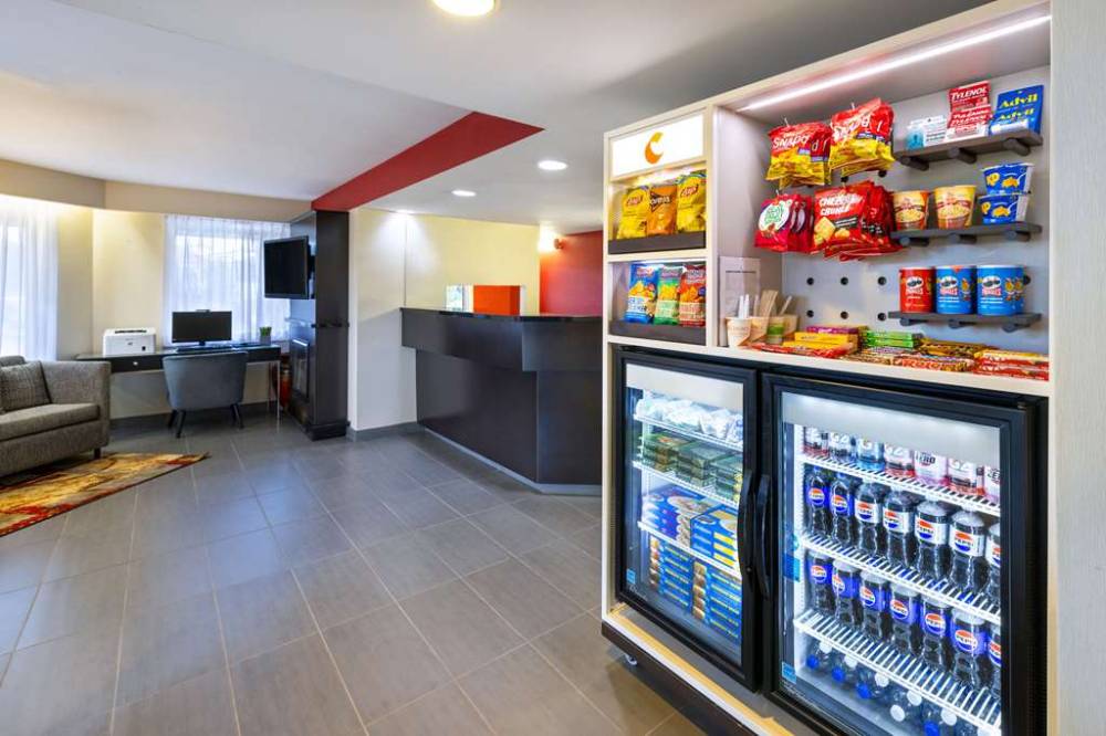 Comfort Inn  East 6