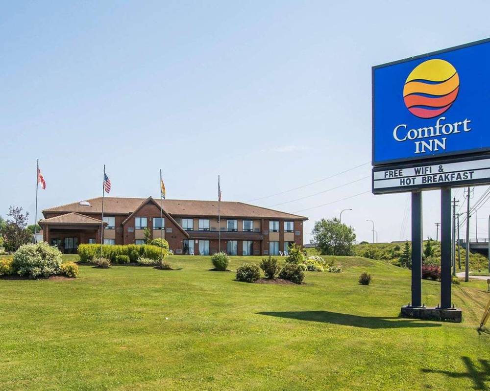 Comfort Inn  East 2