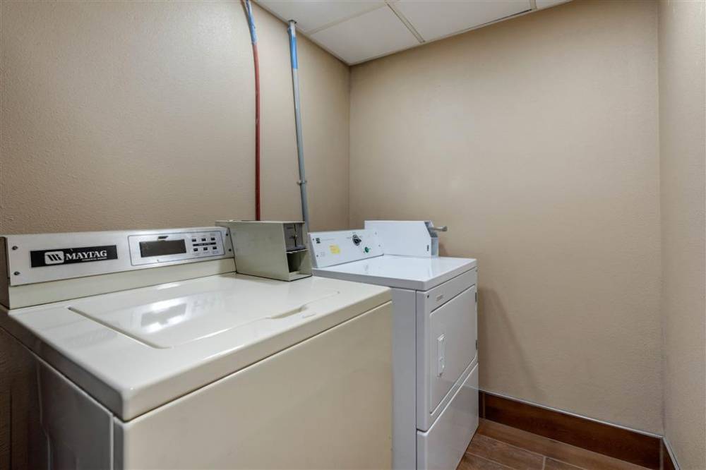 Comfort Inn South 6